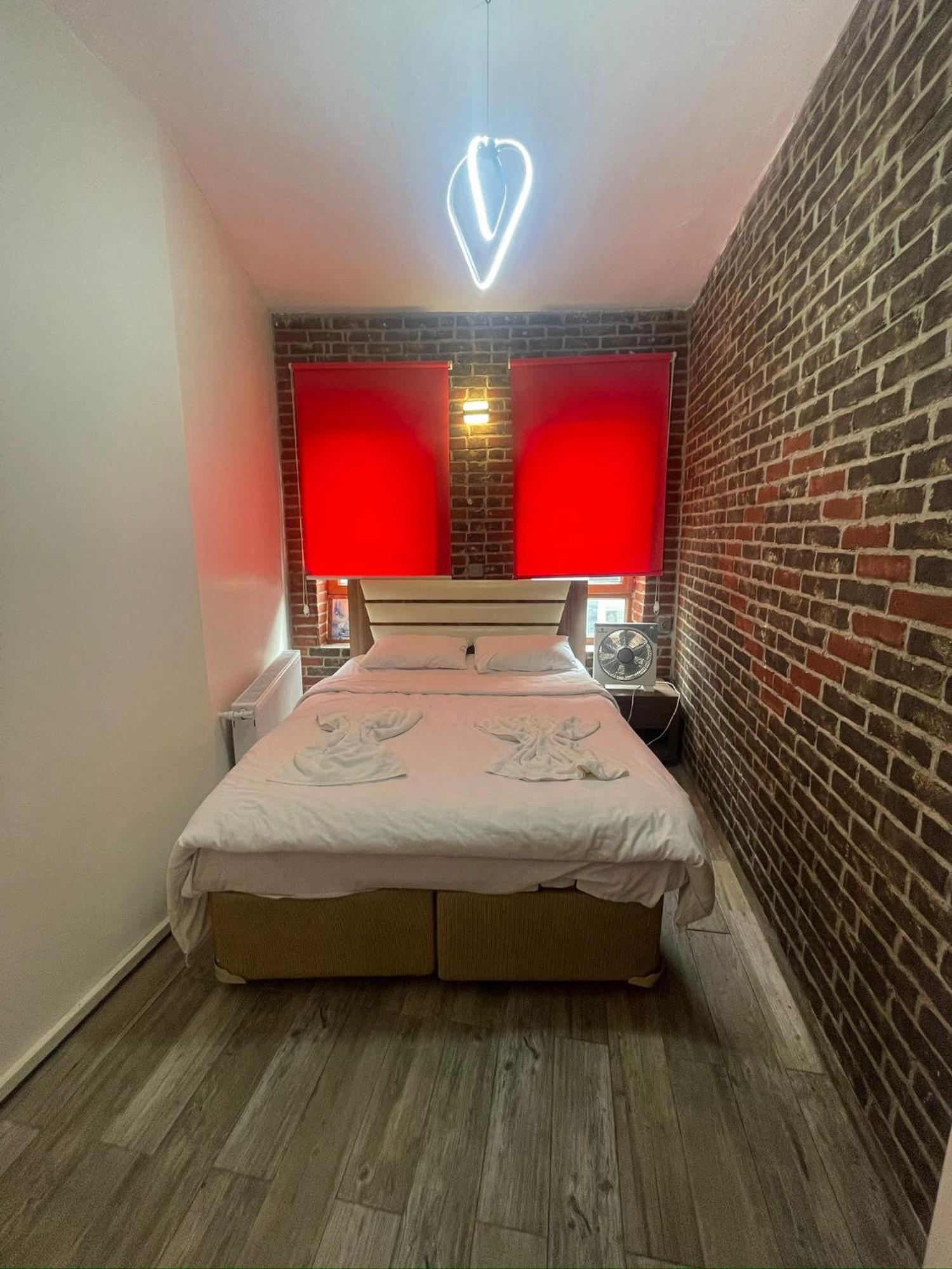 Grand Bella Vista Hostel Istanbul Bagian luar foto