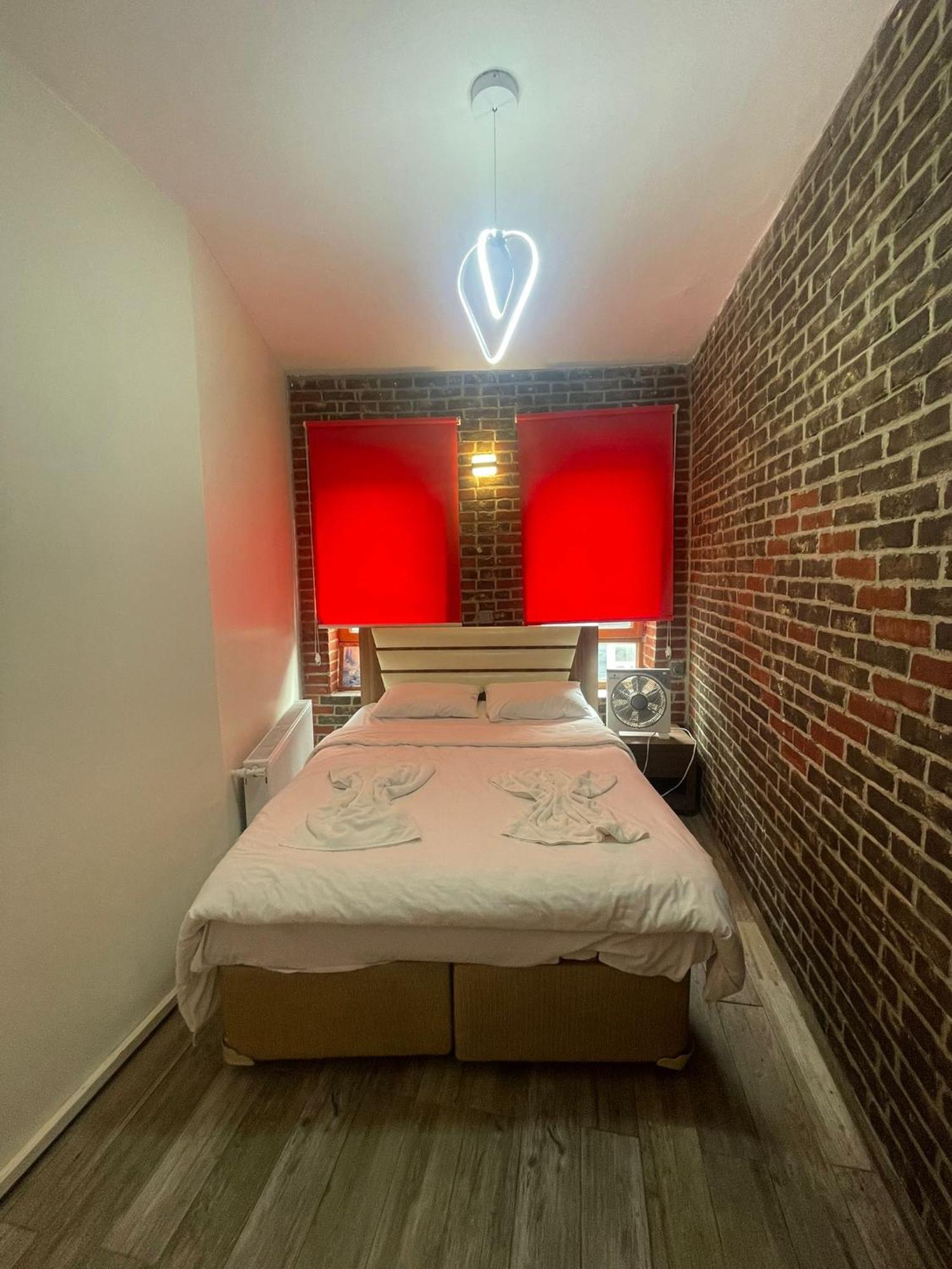 Grand Bella Vista Hostel Istanbul Bagian luar foto