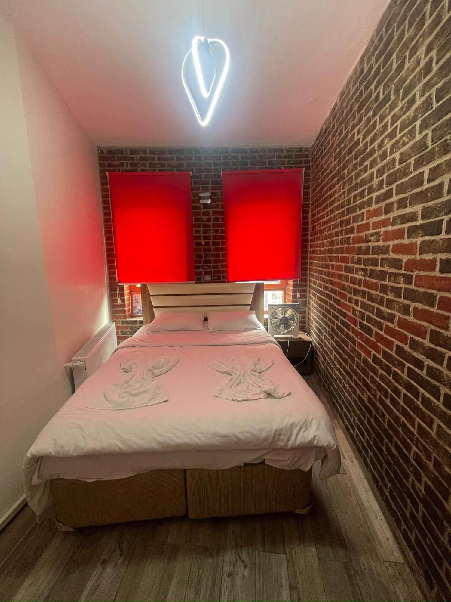 Grand Bella Vista Hostel Istanbul Bagian luar foto